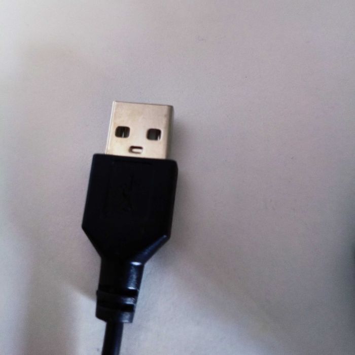 Candeeiro Formula 1 com tomada e ligação USB Luminaria