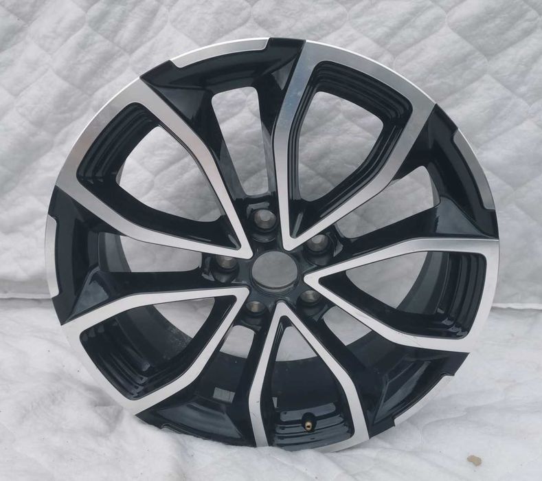Felga aluminiowa 403001861R 7Jx18 Renault Kadjar Koleos 5x114,3 ET40 nowa