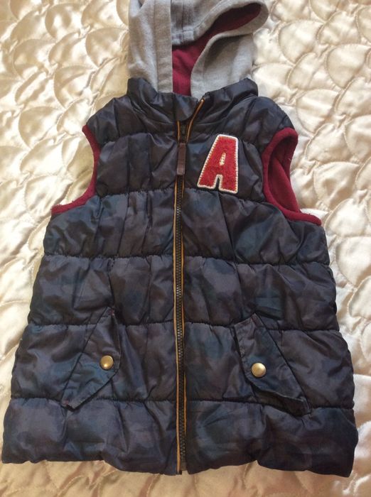 Безрукавка , жилетка 110-116