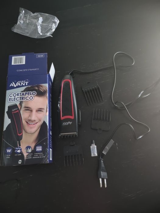 Máquina elétrica de cortar cabelo