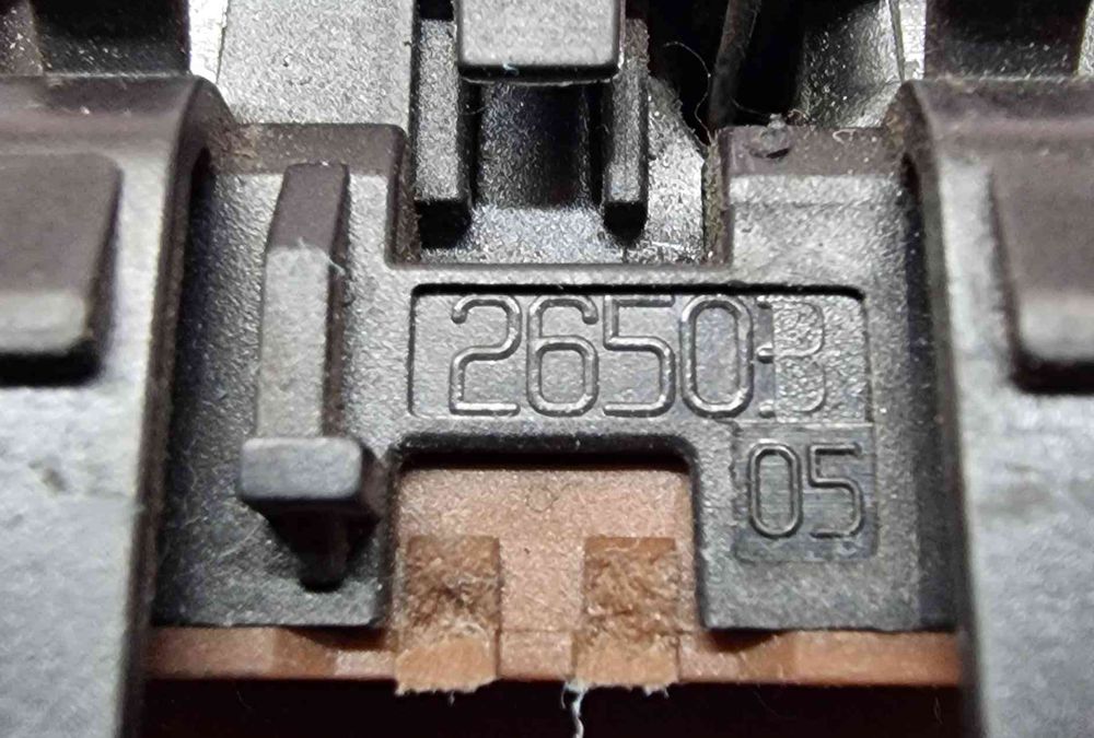 Comando / Botão / Interruptor Vidros Frente Esquerdo | RENAULT440463552509399043