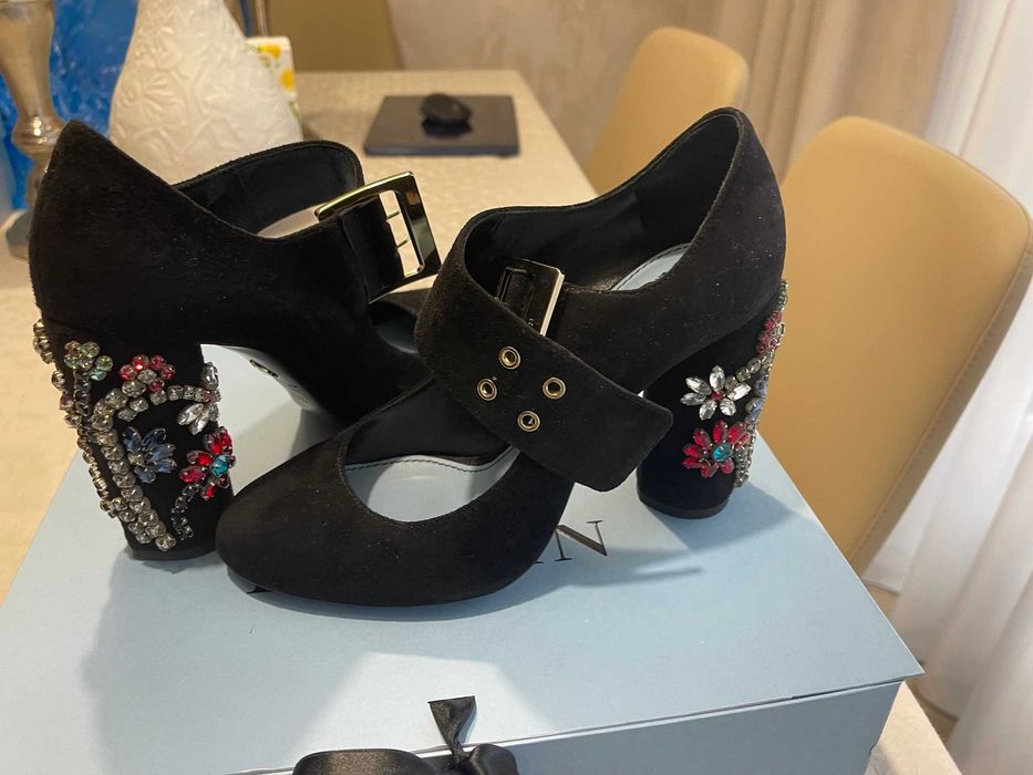 Черевики відомих брендів на підборах