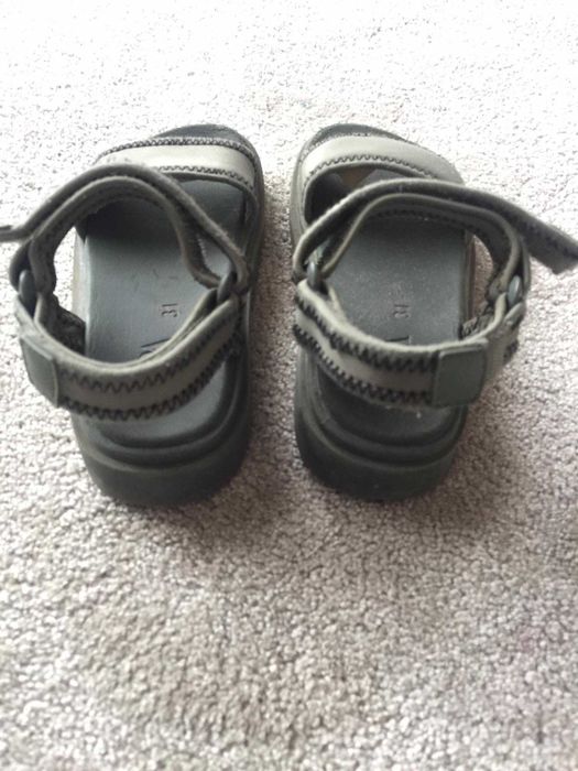 Sandália de neopreno com sola com rasto Zara