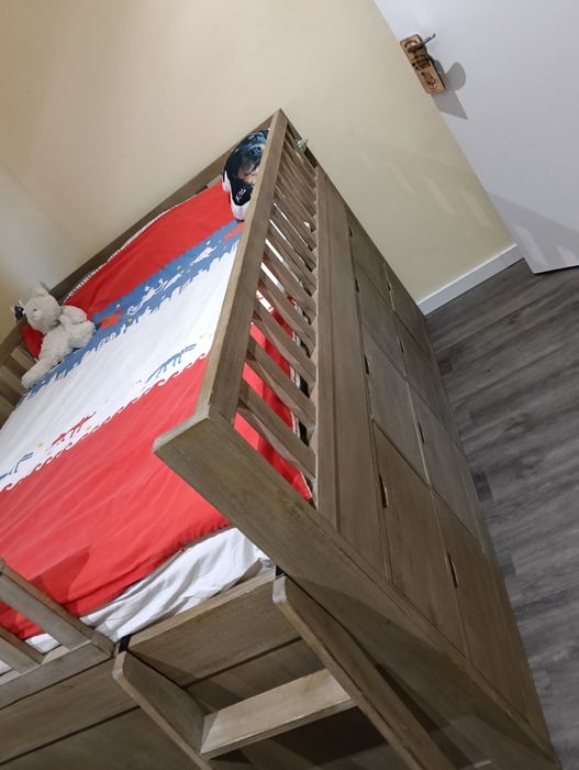Cama 140x190 com 8 gavetas + Estante Baby&Child - Excelent estado