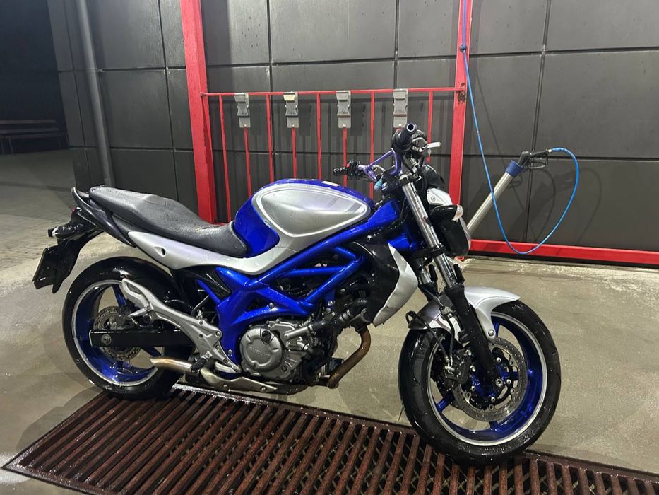 Suzuki gladius 650