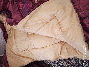 Покрывало на кровать с наволочками.