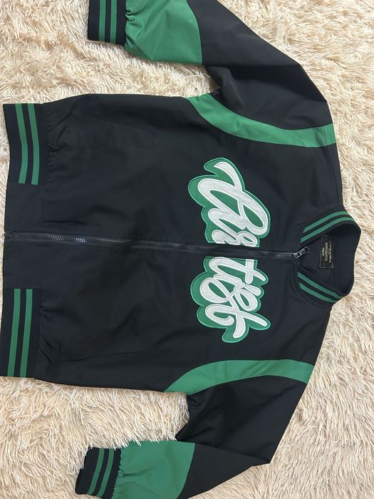 Вітровка на підлітка