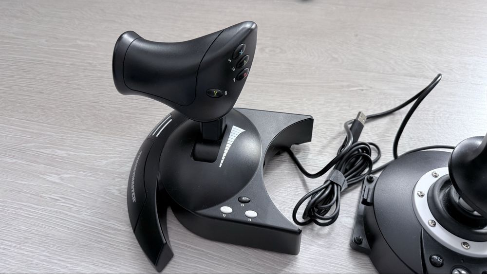 Thrustmaster T.Flight Hotas One do PC i xbox