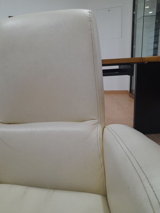 Cadeirão branco/bege