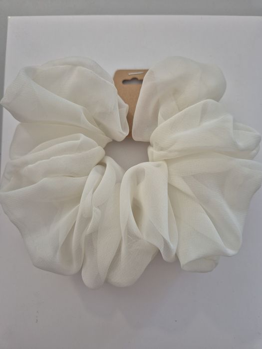 Duża gumka scrunchie xxl śmietankowa