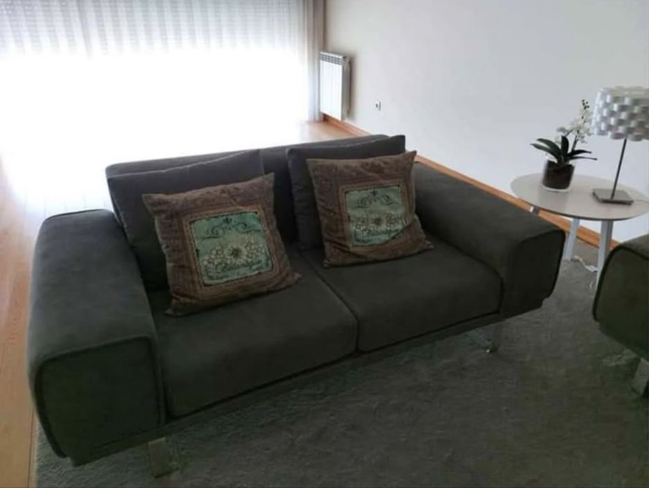 Conjunto 2 Sofás // Excelente estado // Possibilidade de transporte // Design moderno