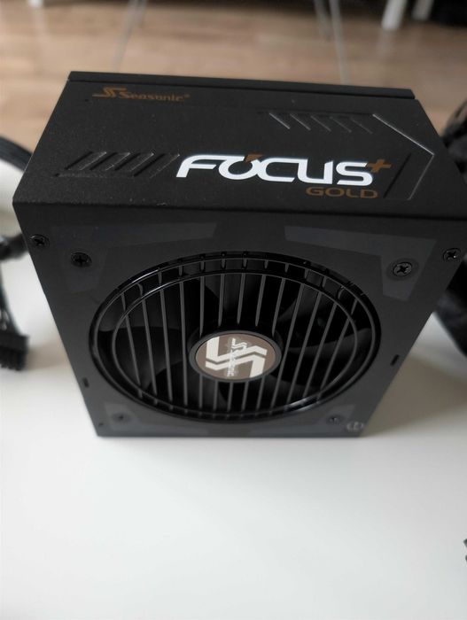 Zasilacz PSU Seasonic Focus Plus 550W 80 Plus Gold