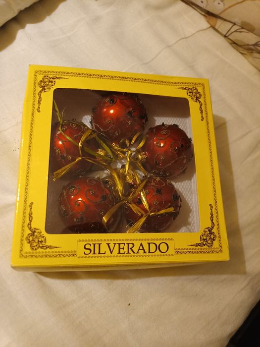Bombki szklane Silverado, czerwone, zdobione. Ozdoby świąteczne.