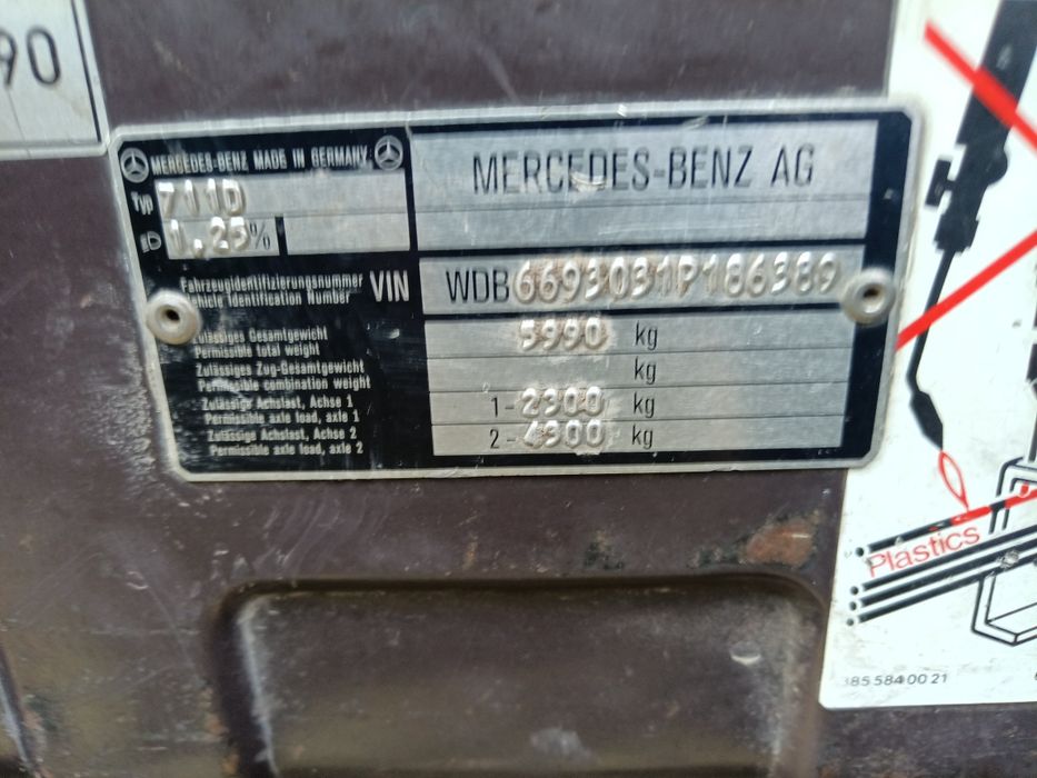 Mercedes T2 711D