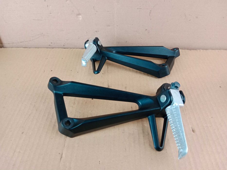 Yamaha YZF R3 Sety Pasażera Set Prawy Lewy Podnóżki Podnóżek Tył 19-24