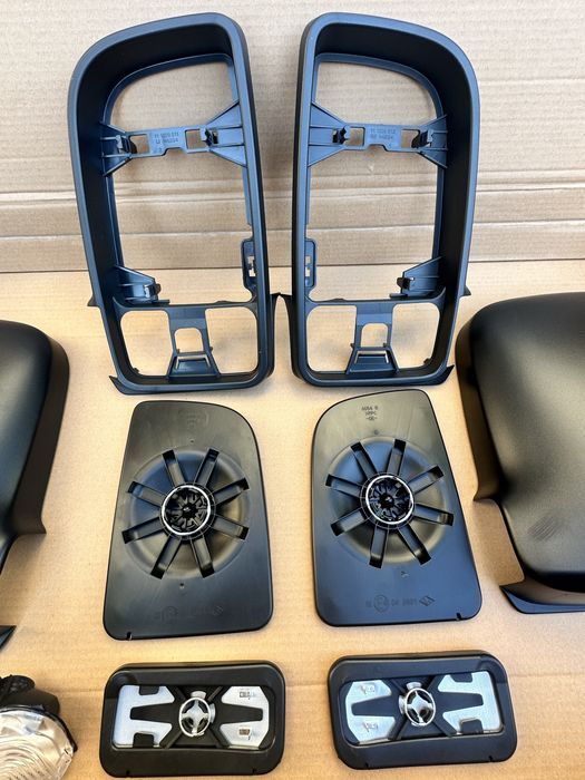 Кришка зеркала спрінтер 907 поворот вкладиш зеркала