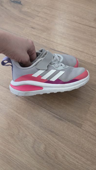 Buty adidas 26 dla dziewczynki