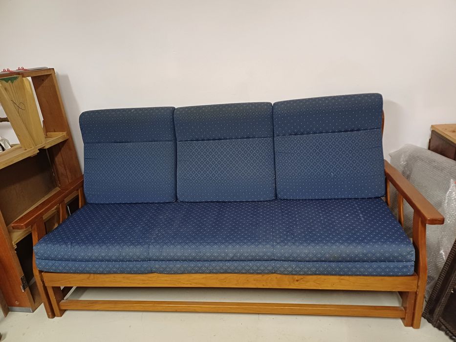 Sofá cama azul escuro - PREÇO NEGOCIÁVEL