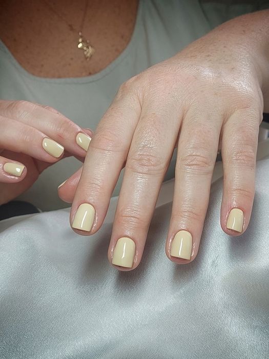 Маникюр и педикюр