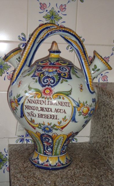Tinteiro em faiança c/ relógio mecânico