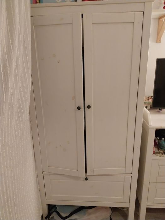 Armário + cómoda de gavetas de criança