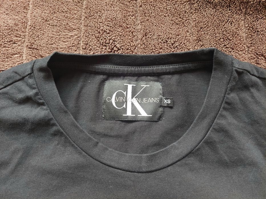 Футболка фірми Calvin klein jeans оригінал 

Размер: XL ідуть на S

За