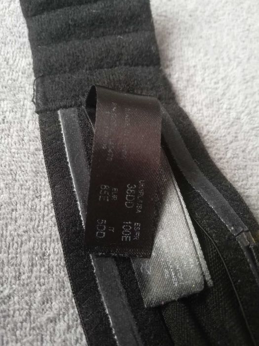 biustonosz  85  E stan bdb