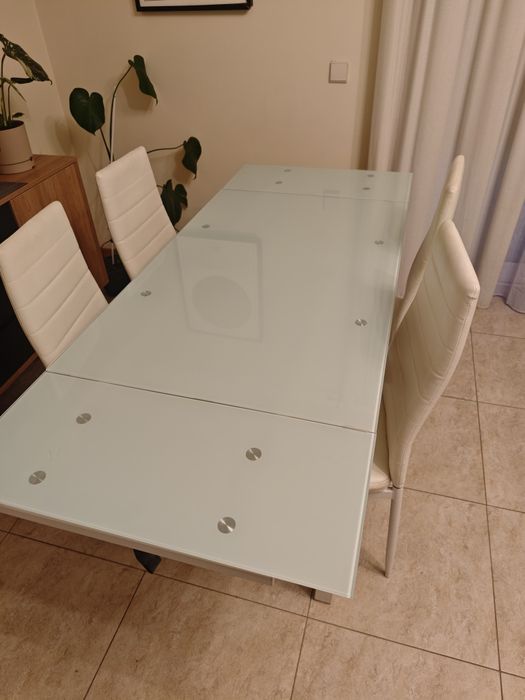 Mesa e 6 Cadeiras