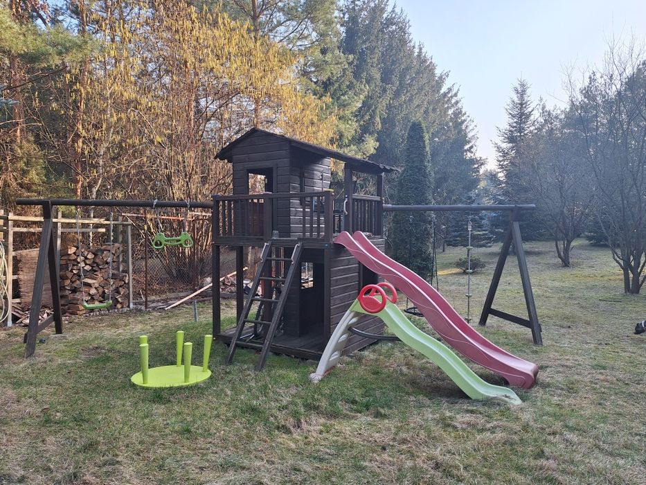Domek drewniany huśtawka zjeżdżalnia i inne