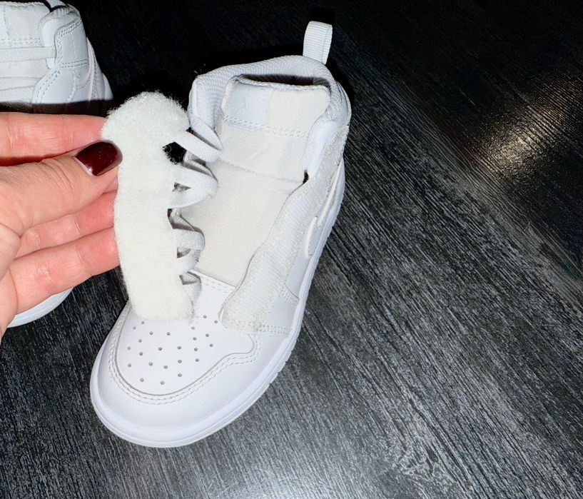 Шкіряні кросівки Nike Air Jordan 1 Mid, оригінал, р-р 27 уст 17 см