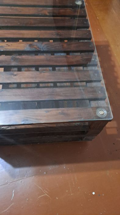 Столик з палет стіклянний