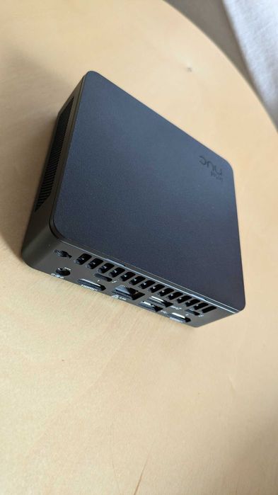 Mini komputer Intel NUC 13 i5 16GB RAM