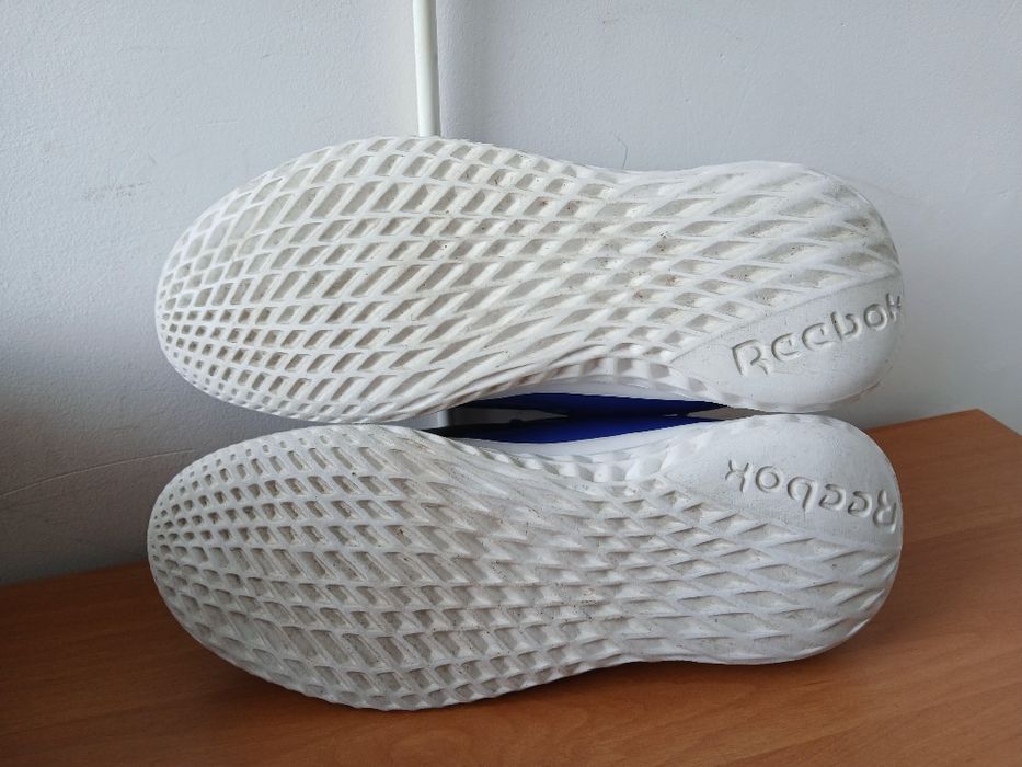 Кожаные кроссовки фирмы Reebok оригинал