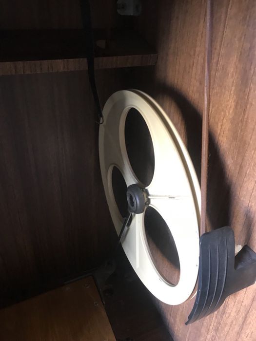 Продам швейну машинку Чайка 142-М