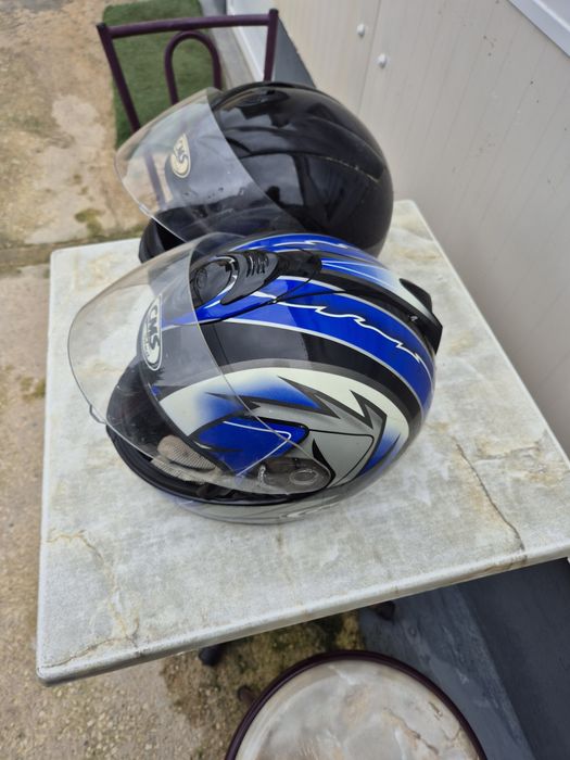 Vendo dois capacetes