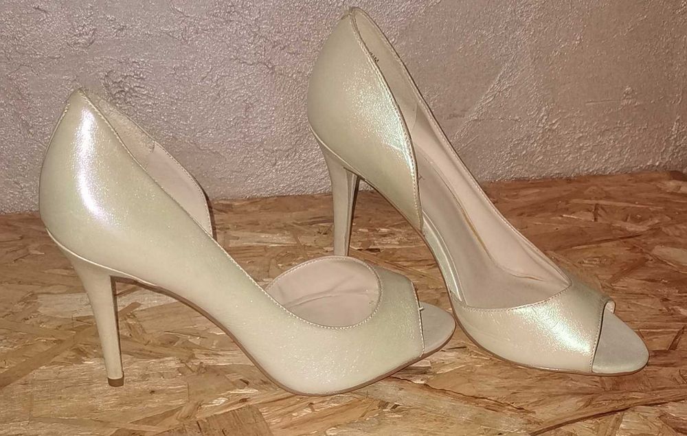 czółenka skóra Nina West 39/24,5 cm