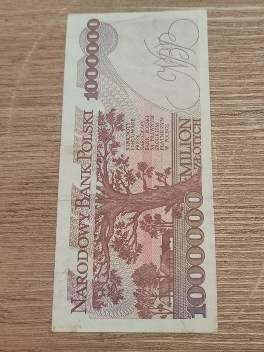 2 notas uma de 1 milhão zlotys e outra de 50 mil