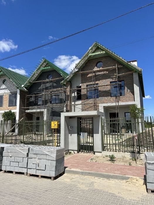 Продаж котеджу в масиві Грін Хілз
