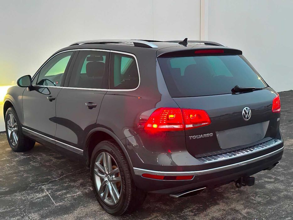 Volkswagen Touareg Lux      2015