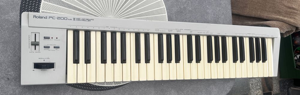 Roland PC-200mkII midi kontroller