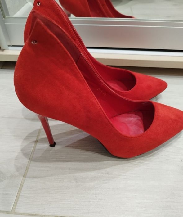 Продам женскую обувь