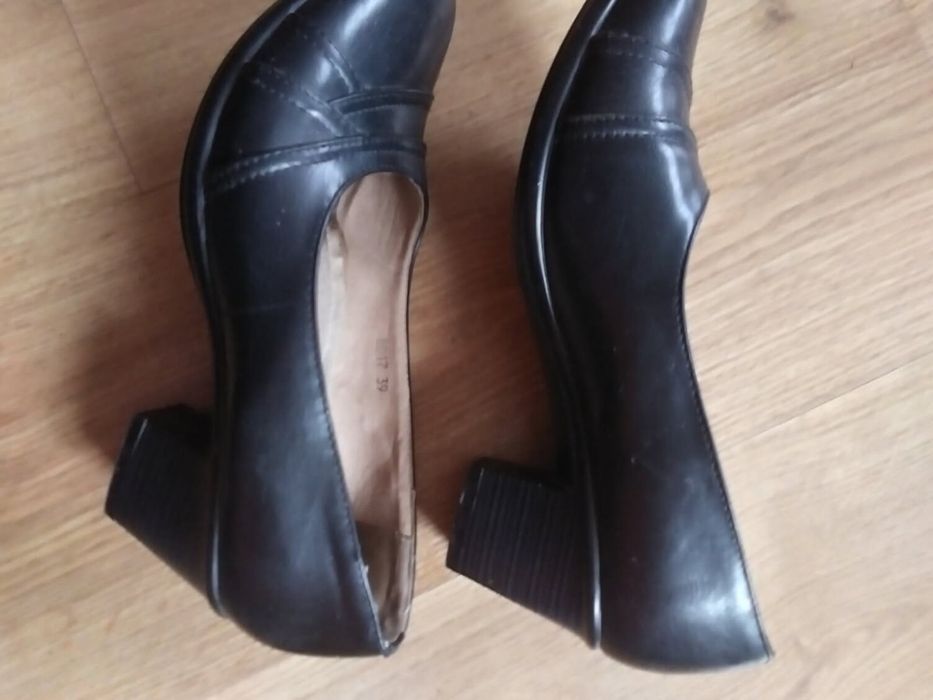 Sprzedam Buty Damskie Skórzane