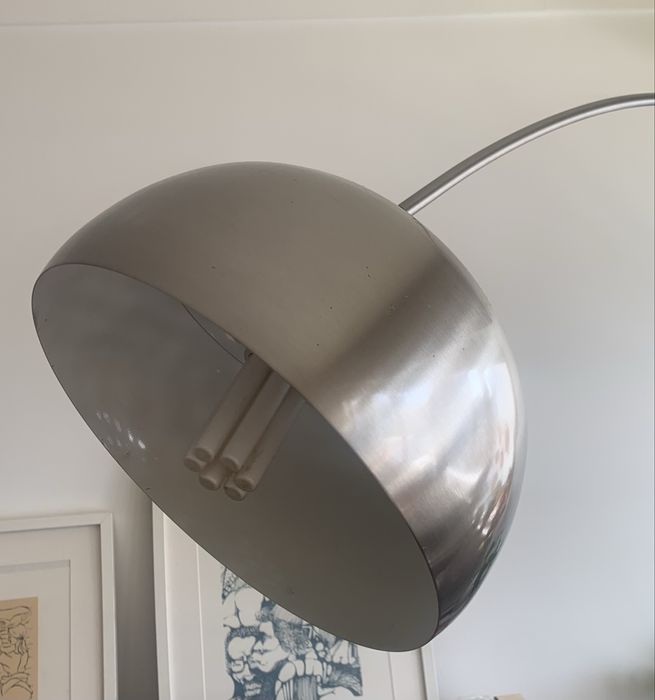 Cabdeeiro de sala em inox e mármore