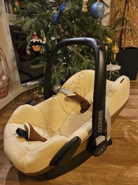 Автокрісло Maxi-Cosi Pebble (0+ група) + ізофікс