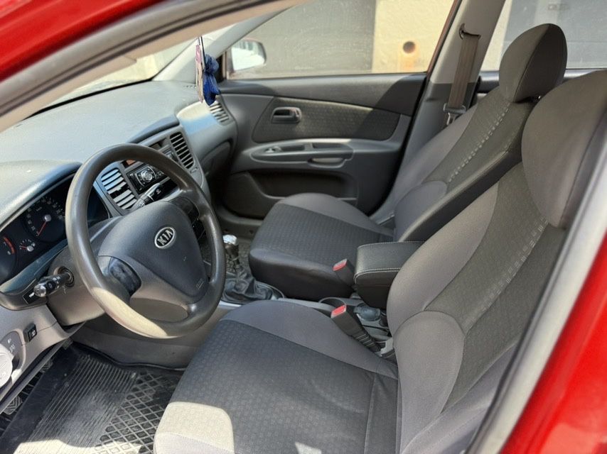 Продам kia rio.