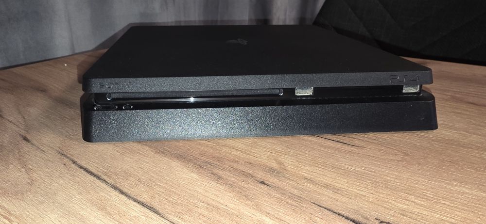 Zestaw PlayStation 4 Slim | 2 Pady | Kamera V2 | 8 Mega Gier! | Stan Idealny