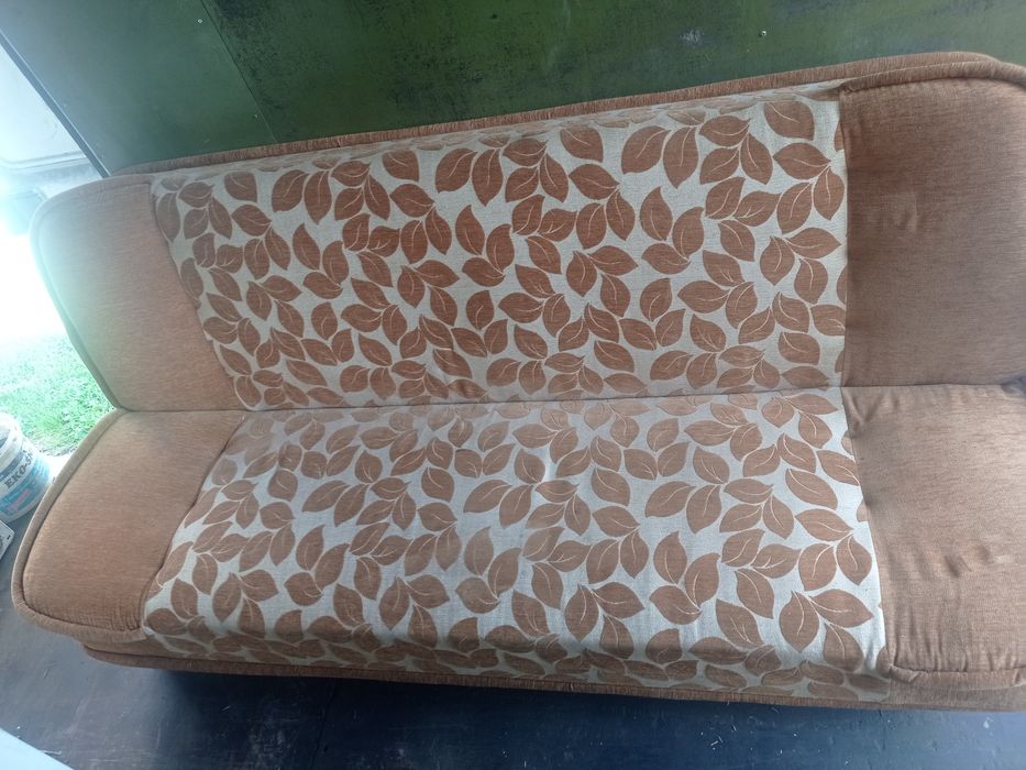 Продаються два дивани.