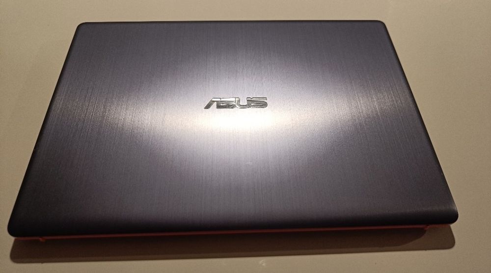 ASUS VivoBook S430F 14'' i3-8145U/4GB/256/Win10