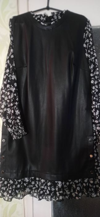 Сучасна сукня "під шкіру"