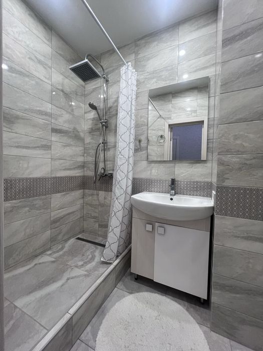 Світла та затишна 3-к квартира 125 м²з видом на Дніпро  ЖК Зарічний